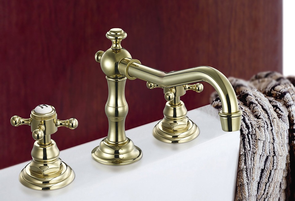 Salle de bain : Comment la rendre chaleureuse?