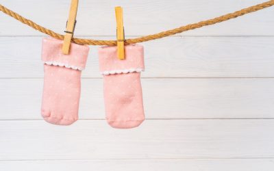 Comment choisir les chaussettes de sa petite fille encore bébé ?