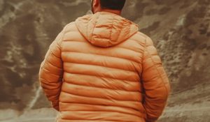 La doudoune pour homme est un indispensable pour surmonter le froid de l'hiver !